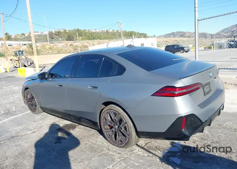 2024 BMW I5 M60 z USA, uszkodzony, nr VIN WBY43FK05RCP61030